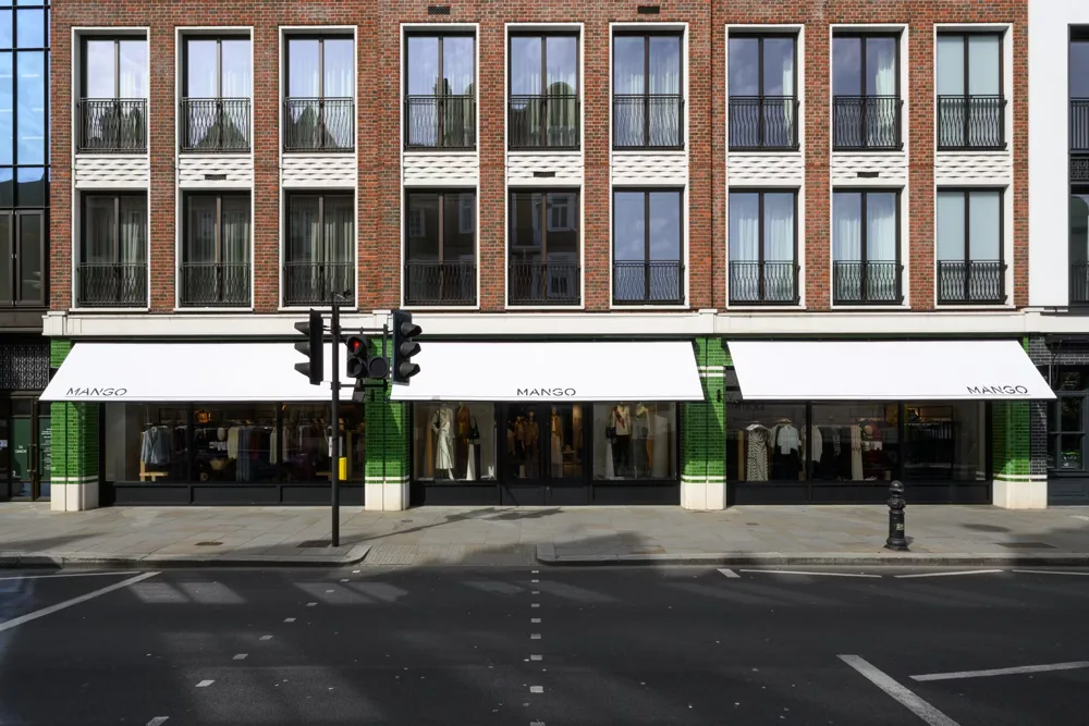 Fachada de la tienda MANGO King's Road en The Gaumont, Londres
