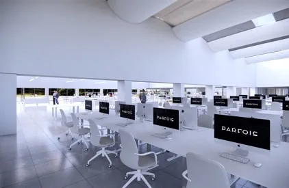 Interior del Training Center de PARFOIS en Portugal, puestos de formación
